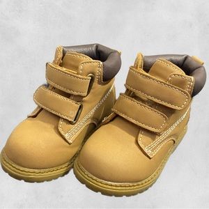 Koala Kids-Toddler Tan/Brown Velcro Boots. Size 4